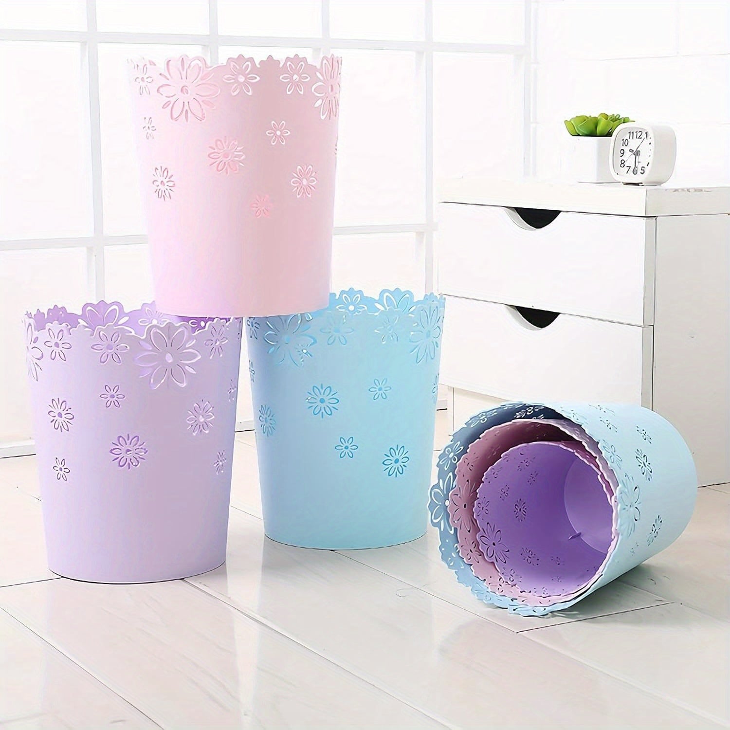 1pc Mini Wastebasket Small Trash can Office Plastic Garbage Can for Bathroom Vanity, Desktop, Office or Rooms